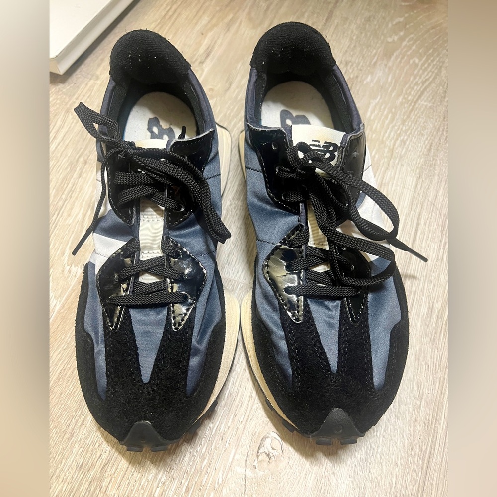 New Balance 327 sneakers